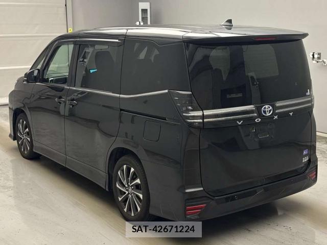 Toyota VOXY 2023-08 8691853-13