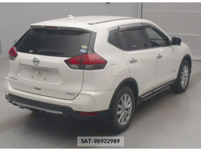 Nissan X-TRAIL 2018-06 8691401-1
