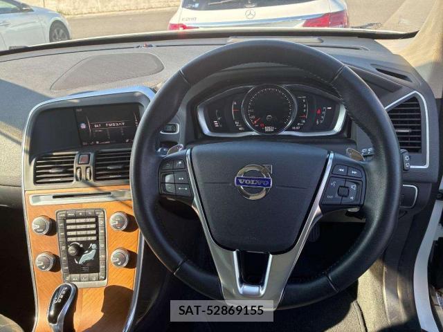 Volvo XC60 2017-06 8691557-2