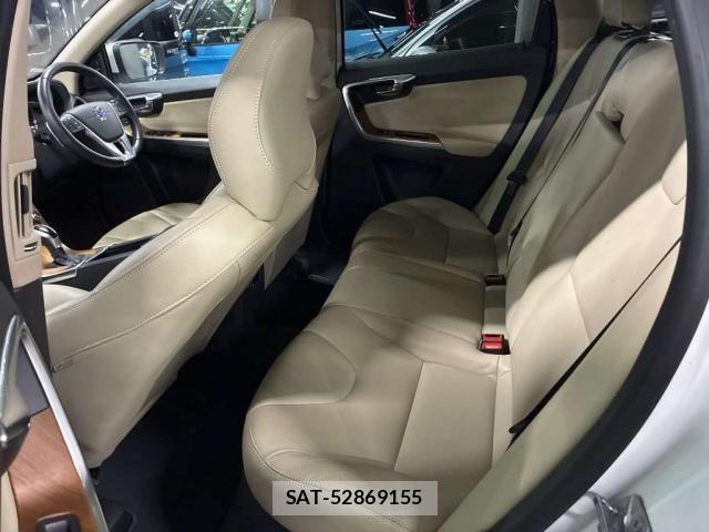 Volvo XC60 2017-06 8691557-6