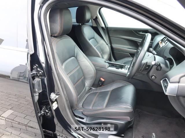 Jaguar XE 2018-03 8690770-13