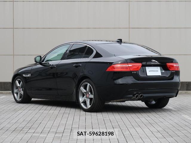 Jaguar XE 2018-03 8690770-18