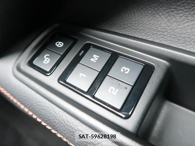 Jaguar XE 2018-03 8690770-3