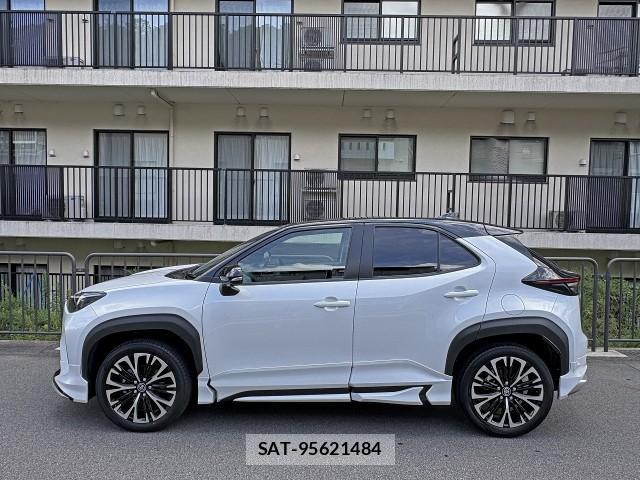 Toyota YARIS CROSS 2024-11 8690537-3