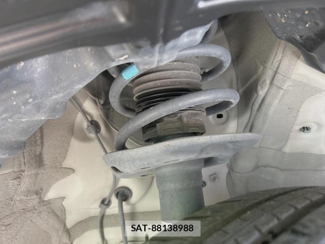 Toyota YARIS CROSS 2021-12 8690704-19