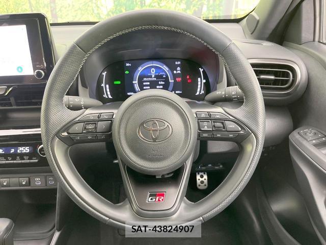 Toyota YARIS CROSS 2024-10 8690842-10