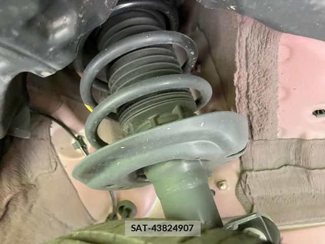 Toyota YARIS CROSS 2024-10 8690842-19