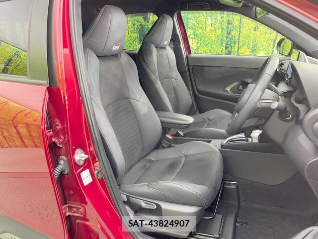 Toyota YARIS CROSS 2024-10 8690842-7