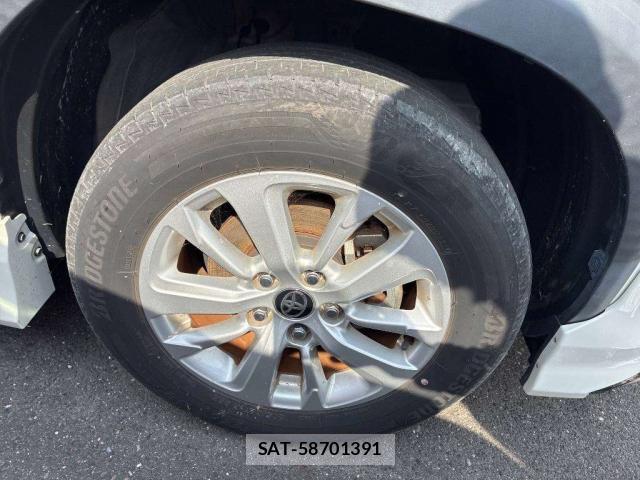 Toyota YARIS CROSS 2021-03 8690921-11