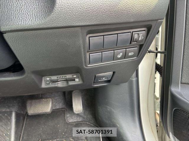 Toyota YARIS CROSS 2021-03 8690921-7