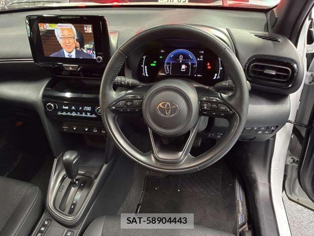 Toyota YARIS CROSS 2025-07 8691524-2