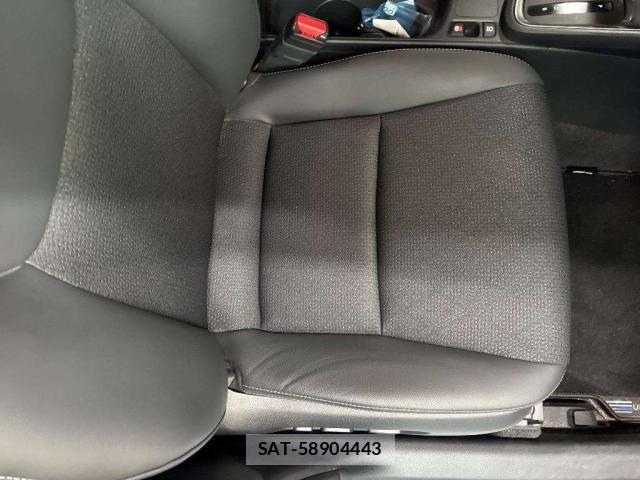 Toyota YARIS CROSS 2025-07 8691524-6