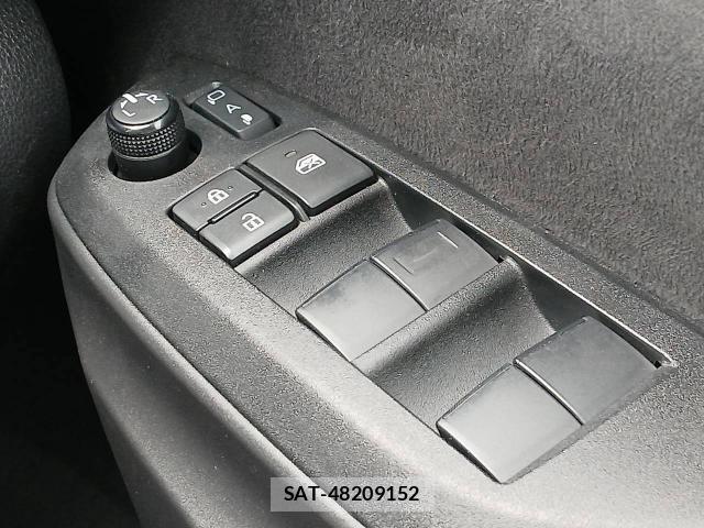 Toyota YARIS CROSS 2023-03 8691700-16