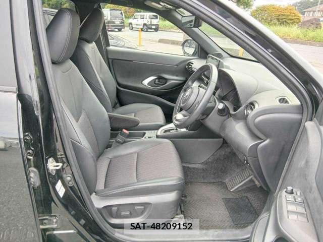 Toyota YARIS CROSS 2023-03 8691700-5