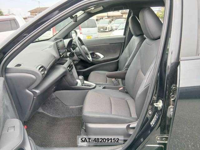 Toyota YARIS CROSS 2023-03 8691700-6