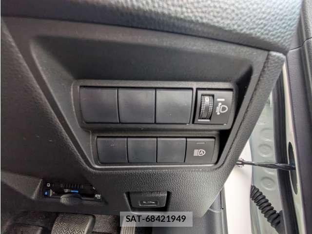 Toyota YARIS 2020-09 8690515-18