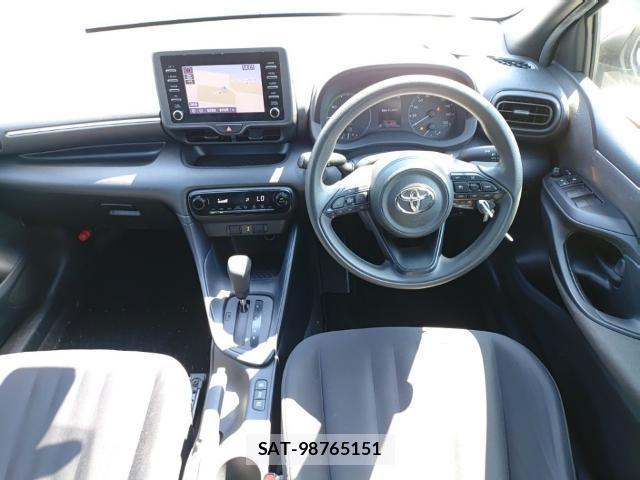 Toyota YARIS 2020-08 8690594-2