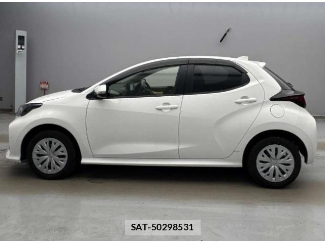 Toyota YARIS 2021-08 8690761-3