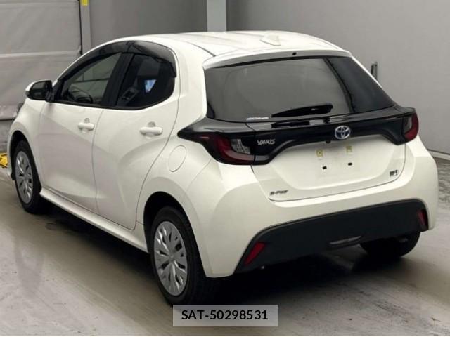 Toyota YARIS 2021-08 8690761-4