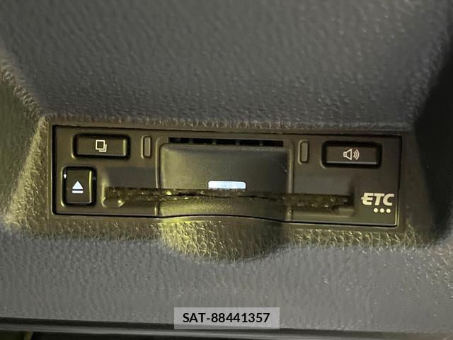 Toyota YARIS 2024-07 8690815-4