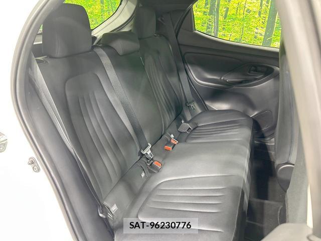 Toyota YARIS 2023-07 8690915-8