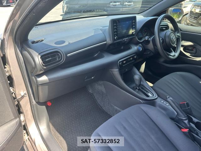 Toyota YARIS 2021-07 8691054-11
