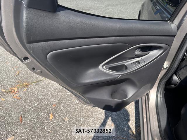 Toyota YARIS 2021-07 8691054-13