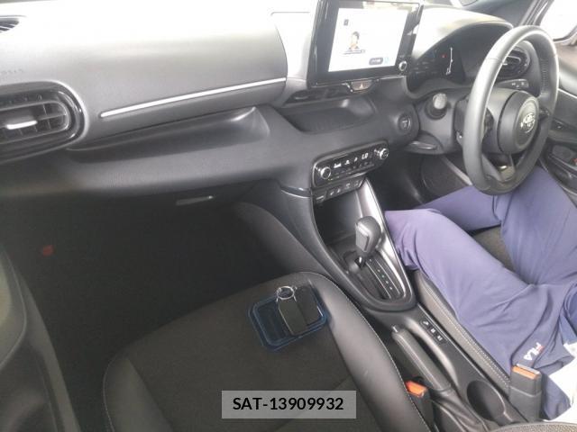 Toyota YARIS 2025-06 8691319-2