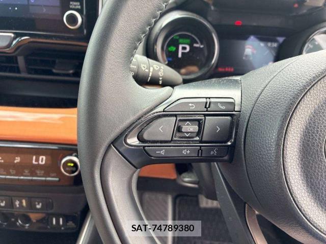 Toyota YARIS 2023-08 8691484-12