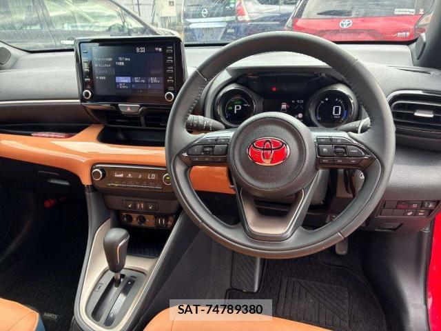 Toyota YARIS 2023-08 8691484-2