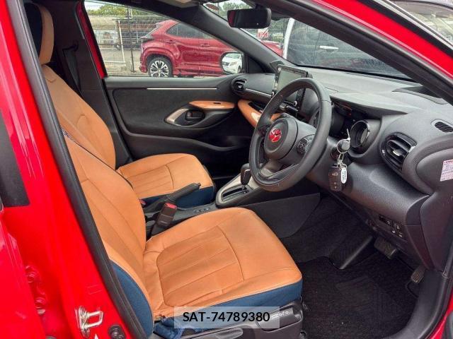 Toyota YARIS 2023-08 8691484-5