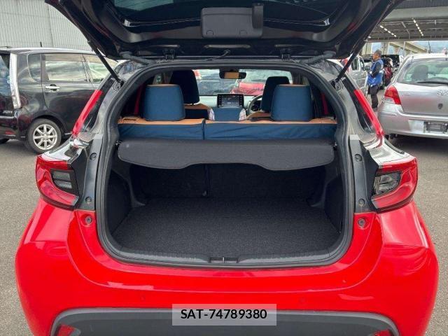 Toyota YARIS 2023-08 8691484-7