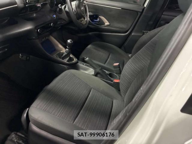 Toyota YARIS 2023-05 8691882-5