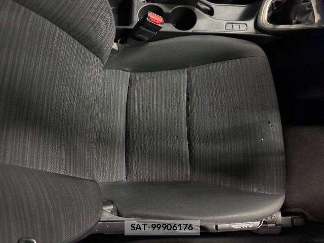Toyota YARIS 2023-05 8691882-7