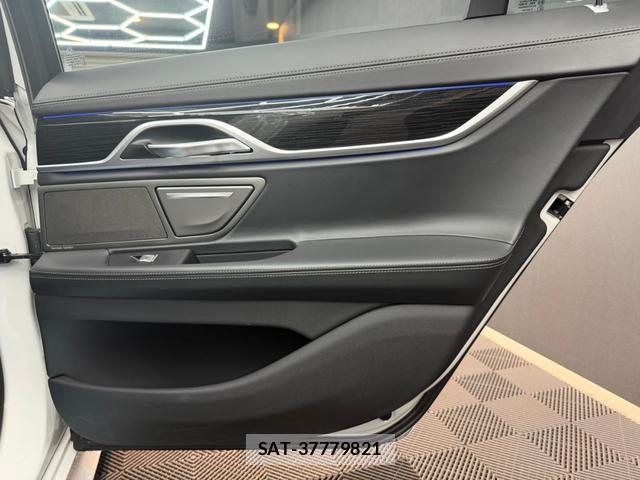 Bmw 7 SERIES 2019-09 8730680-16
