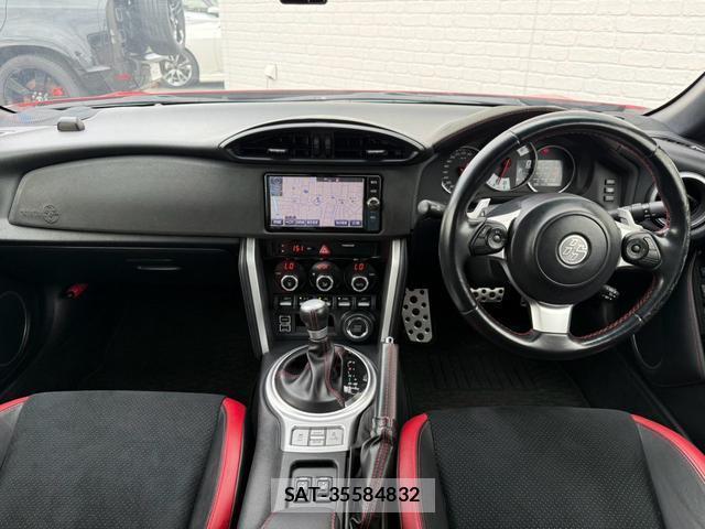 Toyota 86 2017-03 8726085-1