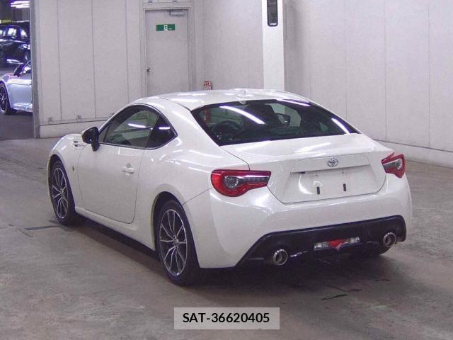 Toyota 86 2017-08 8726266-1