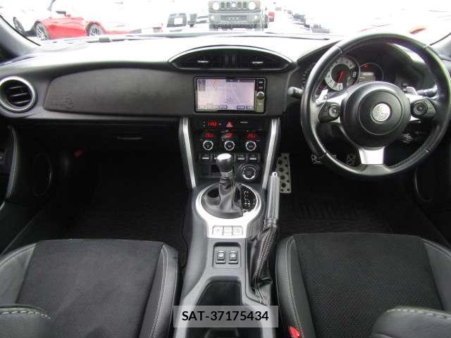 Toyota 86 2017-10 8731158-2