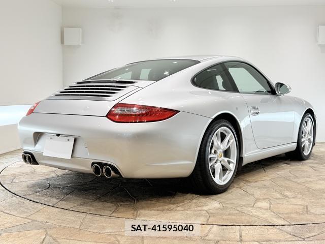 Porsche 911 2009-09 8726560-2