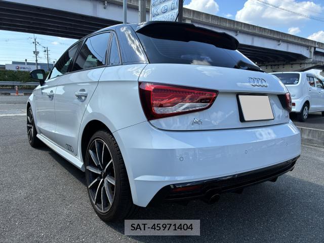 Audi A1 2018-09 8728341-9