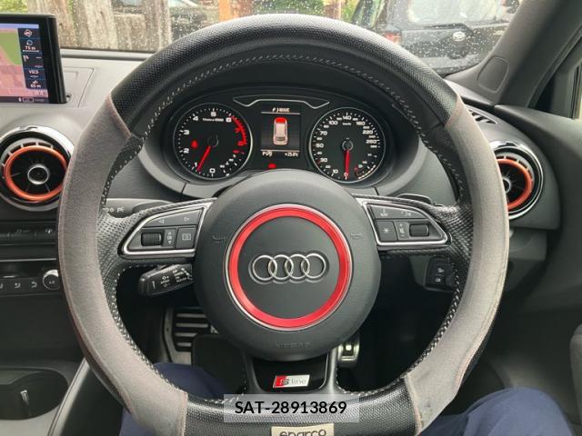 Audi E-TRON 2014-12 8728614-11