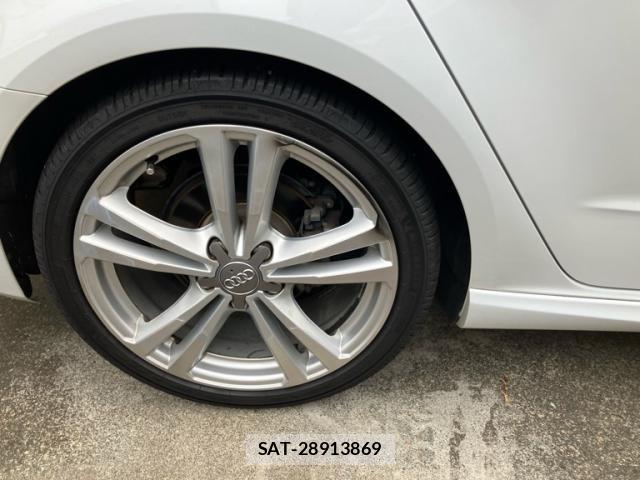 Audi E-TRON 2014-12 8728614-12