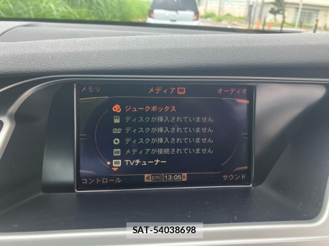 Audi A4 2010-06 8727182-15