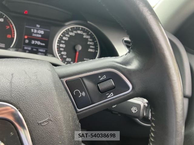 Audi A4 2010-06 8727182-17