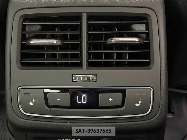 Audi A4 2021-10 8728503-4