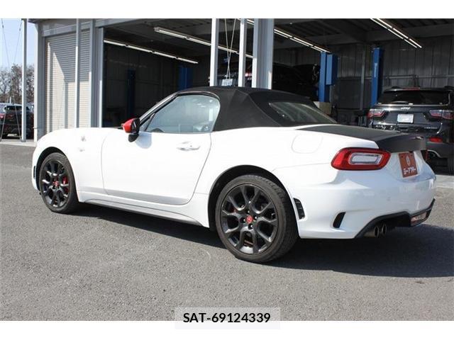 Abarth 124 Spider 2017-03 8729858-14