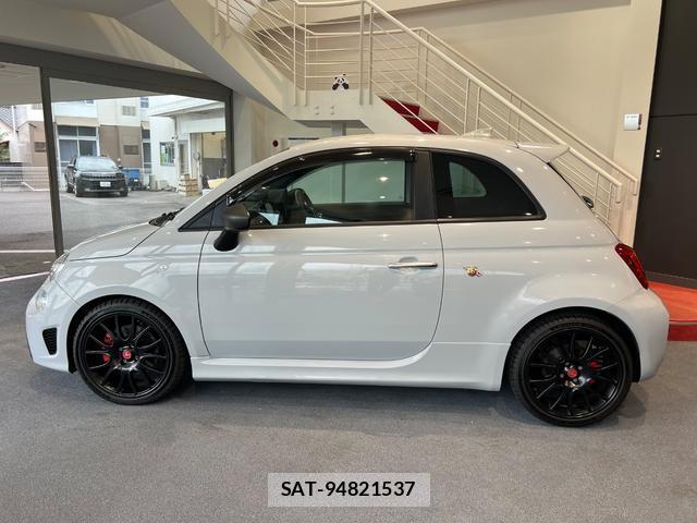 Abarth 595 2022-06 8725928-16