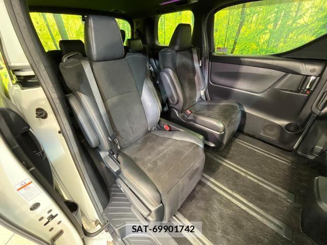 Toyota ALPHARD 2021-06 8728889-9