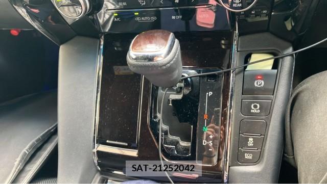 Toyota ALPHARD 2015-06 8729552-14