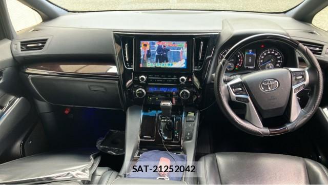 Toyota ALPHARD 2015-06 8729552-2